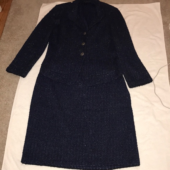 St. John Dresses & Skirts - HP💥💥St. John Black Label Skirt Suit💥1 hr sale